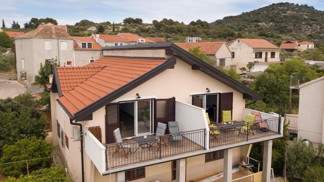 Kaprije Apartmani Tina I Ena Esterno foto