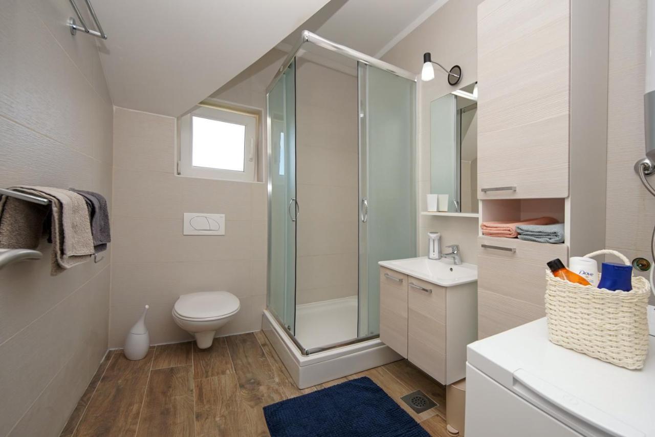 Kaprije Apartmani Tina I Ena Esterno foto