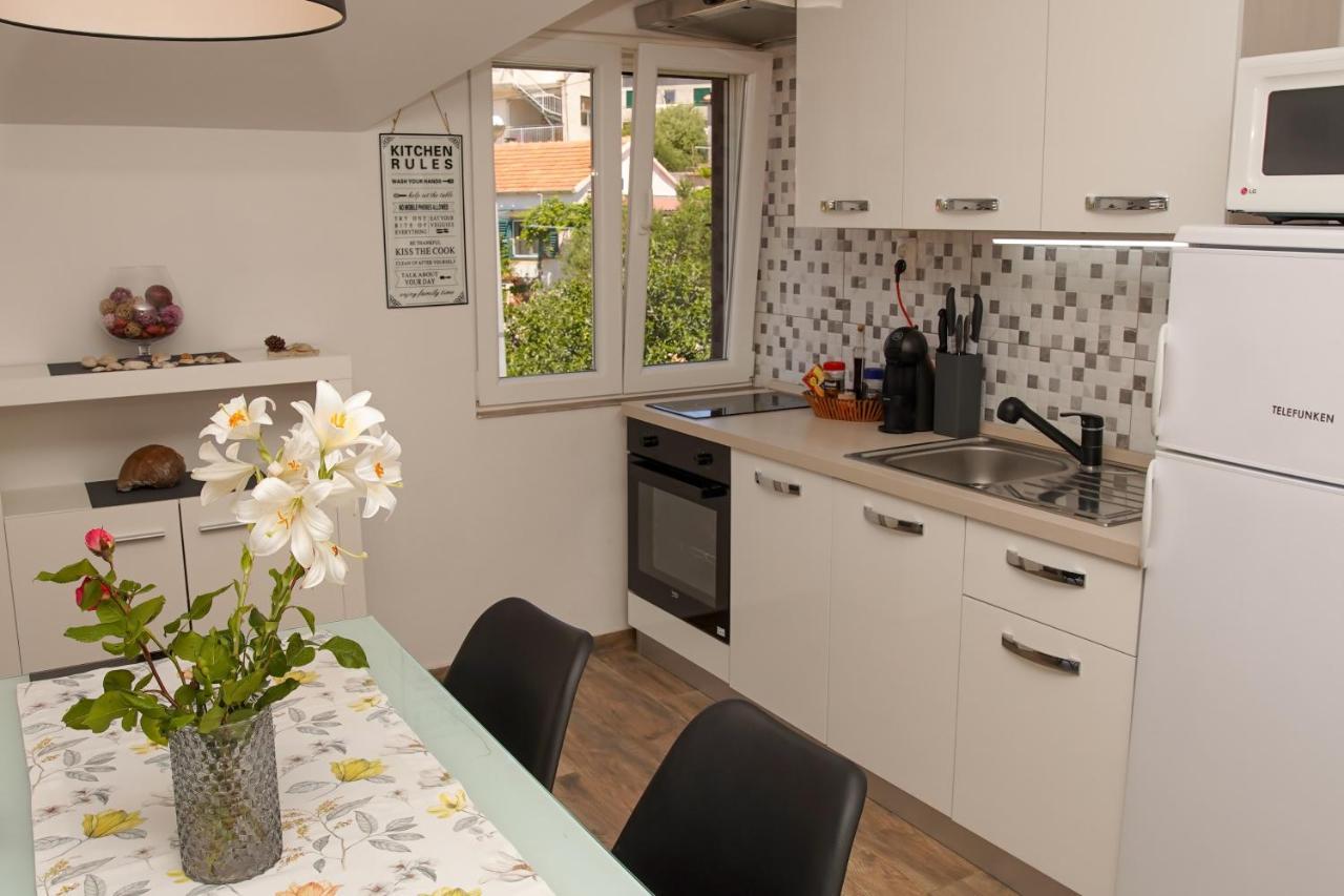 Kaprije Apartmani Tina I Ena Esterno foto