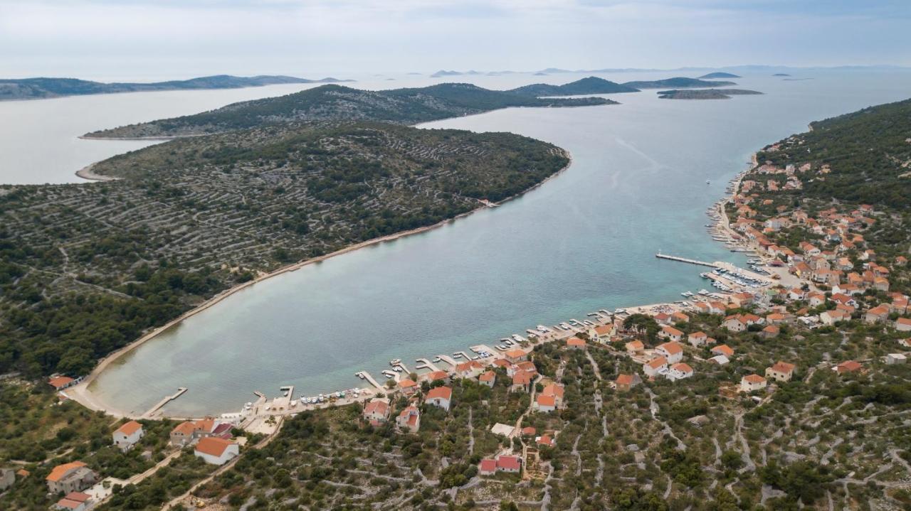 Kaprije Apartmani Tina I Ena Esterno foto