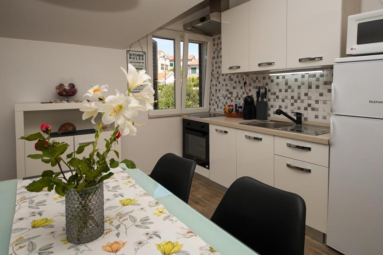 Kaprije Apartmani Tina I Ena Esterno foto