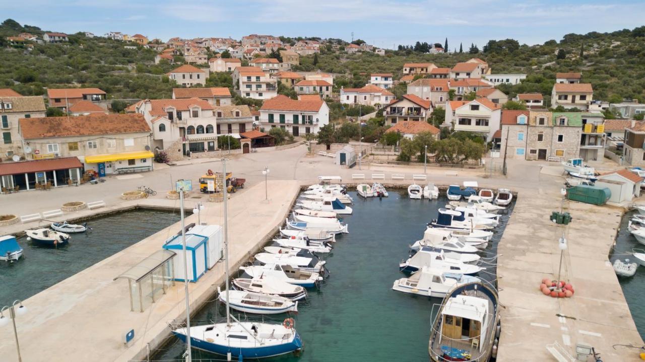 Kaprije Apartmani Tina I Ena Esterno foto